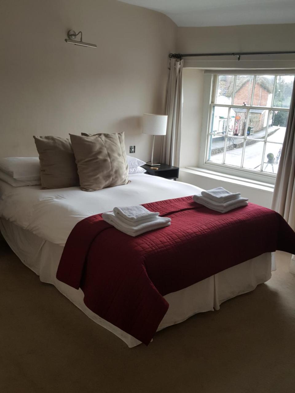 The Lamb Inn Кредитон Экстерьер фото