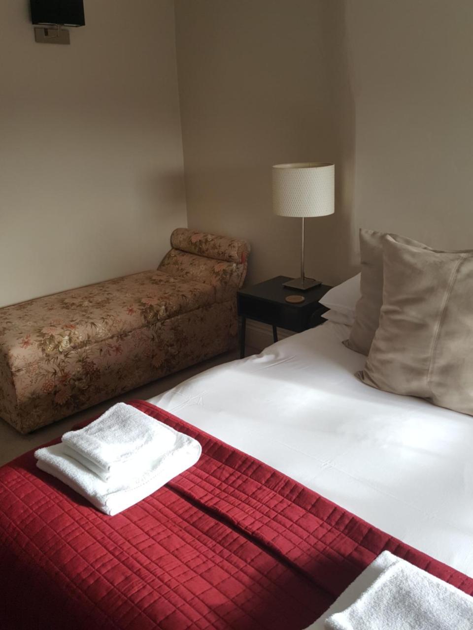 The Lamb Inn Кредитон Экстерьер фото