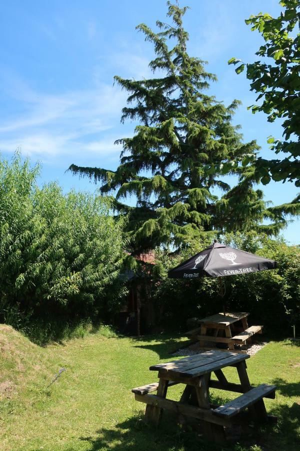 The Lamb Inn Кредитон Экстерьер фото
