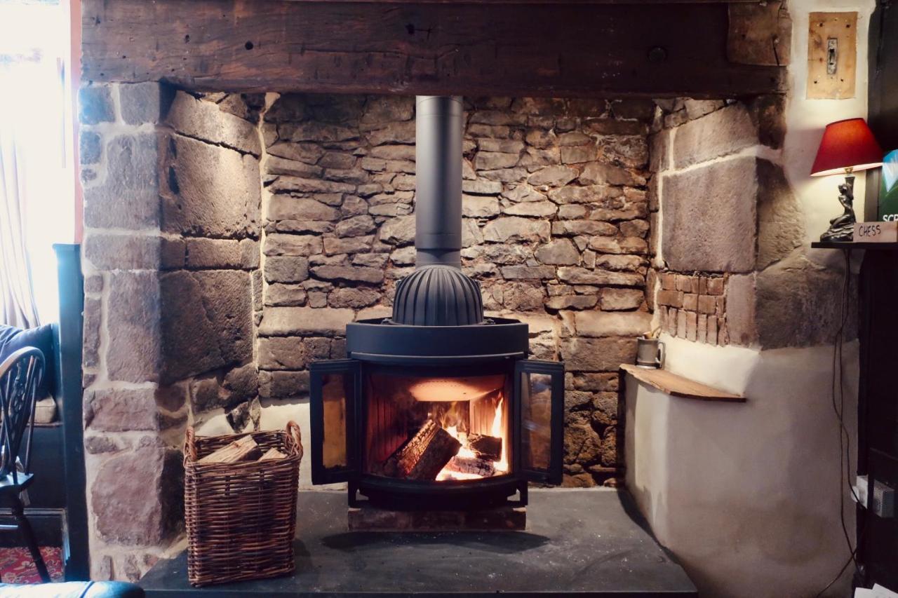 The Lamb Inn Кредитон Экстерьер фото